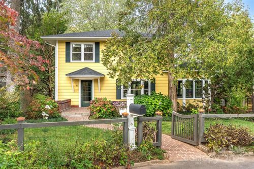 9 Garden Ter, Asheville, NC, 28804-3604 | Card Image