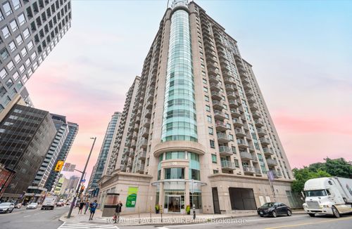 1704-200 Rideau St, Ottawa, ON, K1N5Y1 | Card Image