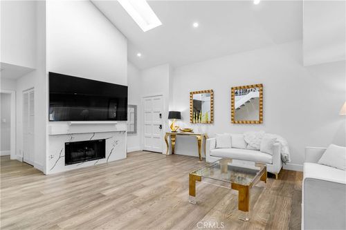 unit-c-456 E San Jose Ave, Burbank, CA, 91501-1990 | Card Image