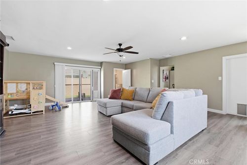 3403 Roxanne Ave, Long Beach, CA, 90808-3015 | Card Image