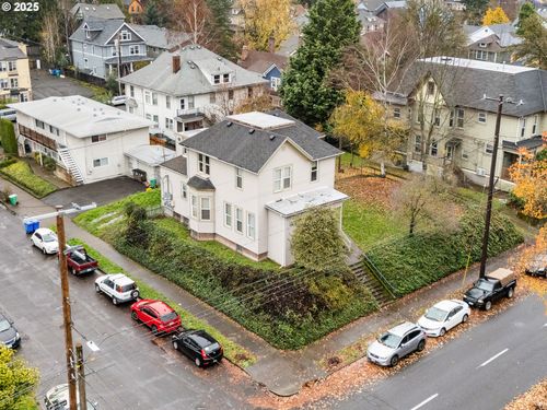 1705 Se Morrison St, Portland, OR, 97214-2752 | Card Image