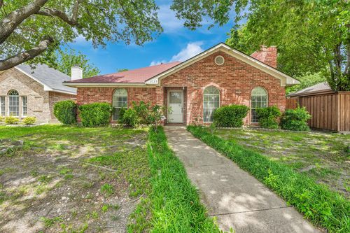 2325 Park Vista Dr, Dallas, TX, 75228-4908 | Card Image