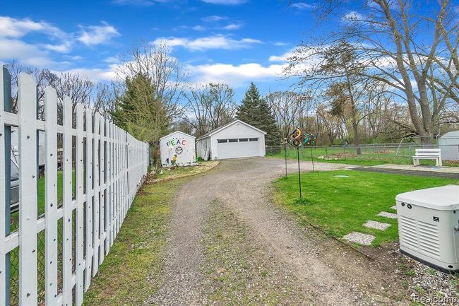 Detached two stall garage | Image 25