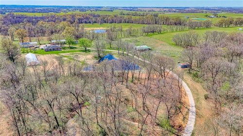 450 Sw 725th Rd, Chilhowee, MO, 64733-9229 | Card Image