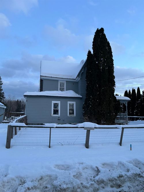 9 Prospect St, East Barre, VT, 05649-3051 | Card Image