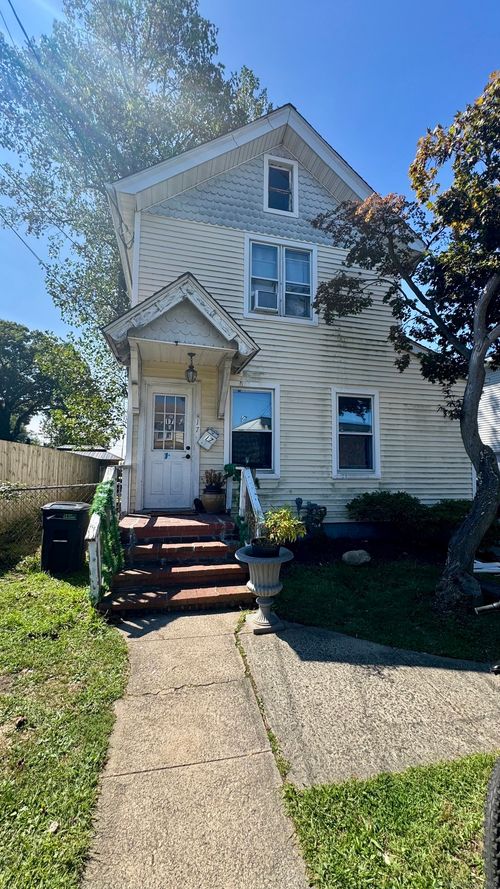 17 Pleasant St, Norwalk, CT, 06855-1012 | Card Image