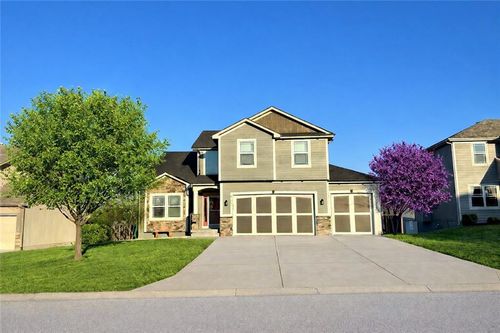 703 19th Ave N, Greenwood, MO, 64034-9118 | Card Image