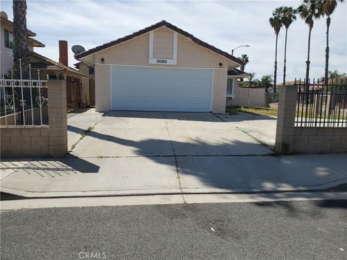 25065 Wendy Way, Moreno Valley, CA, 92551-1312 | Card Image