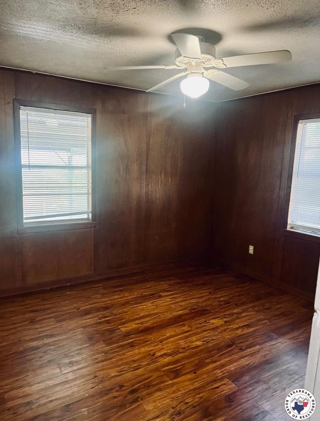 302 W Runnels St, House other with 3 bedrooms, 2 bathrooms and null parking in New Boston TX | Image 9