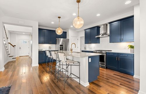 25-78 E Point Dr, Rumford, RI, 02916-3527 | Card Image
