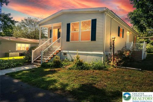 8912 Cedar Rd, BREINIGSVILLE, PA, 18031-1601 | Card Image