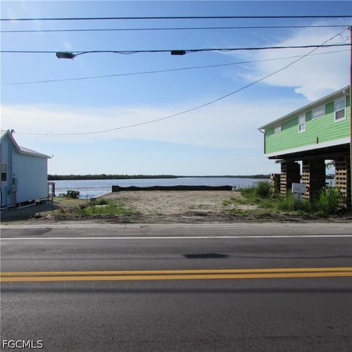 4748 Pine Island Rd Nw, MATLACHA, FL, 33993-9783 | Card Image