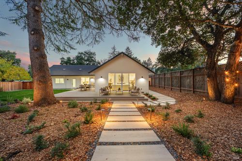 2242 Vineyard Rd, Novato, CA, 94947-3779 | Card Image