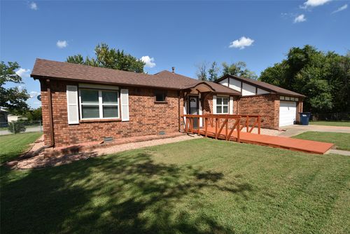 1612 Foster Ave, Seminole, OK, 74868-2717 | Card Image
