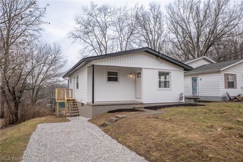 275 20th St Se, Massillon, OH, 44646-7169 | Card Image