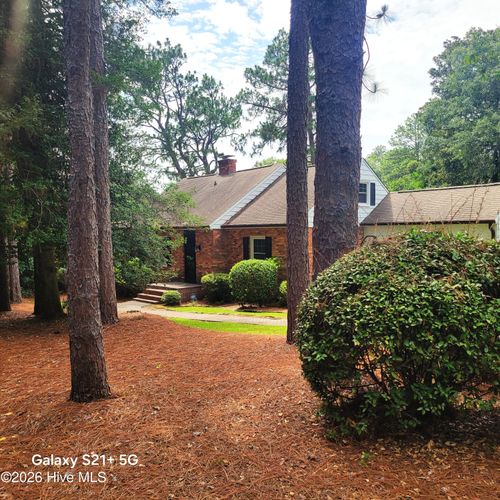 120 Country Club Cir, Southern Pines, NC, 28387-6502 | Card Image