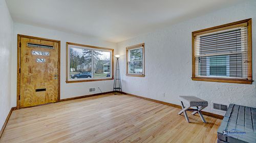 7639 W Palmetto Ave, MILWAUKEE, WI, 53218-3747 | Card Image