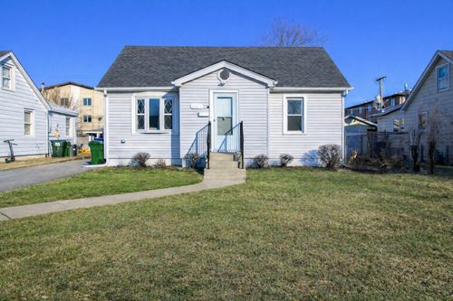 9821 Natoma Ave, Oak Lawn, IL, 60453-2125 | Card Image