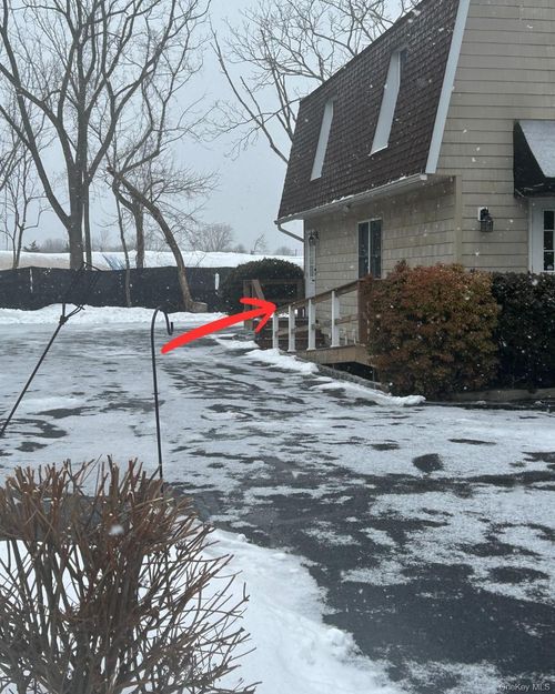 56475 Route 25, Southold, NY, 11971-4702 | Card Image