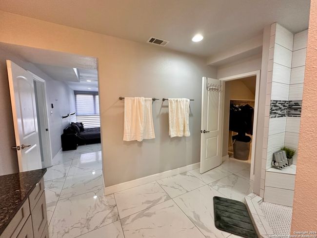 APT-2301 - 7701 Wurzbach Rd, Condo with 3 bedrooms, 3 bathrooms and null parking in San Antonio TX | Image 17