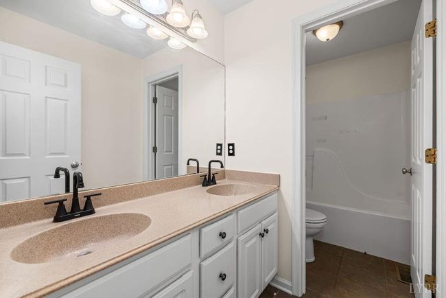 1036 Middle View Dr, Townhouse with 3 bedrooms, 3 bathrooms and null parking in Forest VA | Image 22