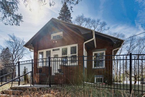 230 S Willard St, New Buffalo, MI, 49117-1381 | Card Image