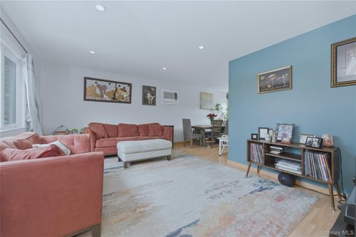 3 Archer St, Freeport, NY, 11520-5101 | Card Image