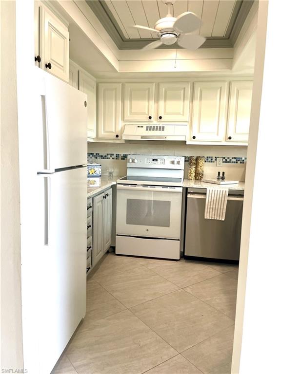 Residential in NAPLES 4