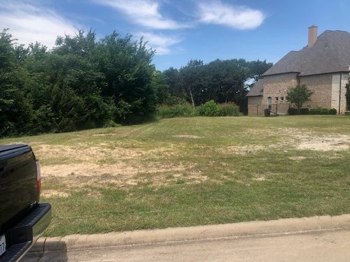 925 Belclaire Cir, Cedar Hill, TX, 75104-1237 | Card Image