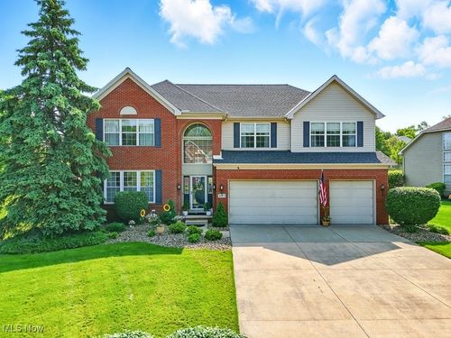 8273 Augusta Ln, Sagamore Hills, OH, 44067-3400 | Card Image