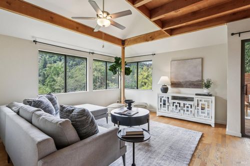 32 Glen Dr, Fairfax, CA, 94930-1310 | Card Image