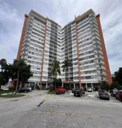 803e-1351 Ne Miami Gardens Drive, Miami, FL, 33179 | Card Image