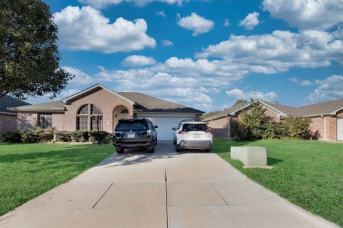 1505 Coastline Ln, Mansfield, TX, 76063-8524 | Card Image
