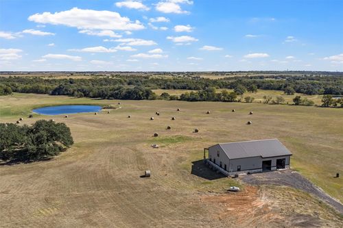 684 County Road 473, Lott, TX, 76656-3928 | Card Image