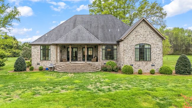 Back view of the home. | Image 14