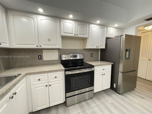 apt-308-3800 N Hills Dr, Hollywood, FL, 33021-2542 | Card Image