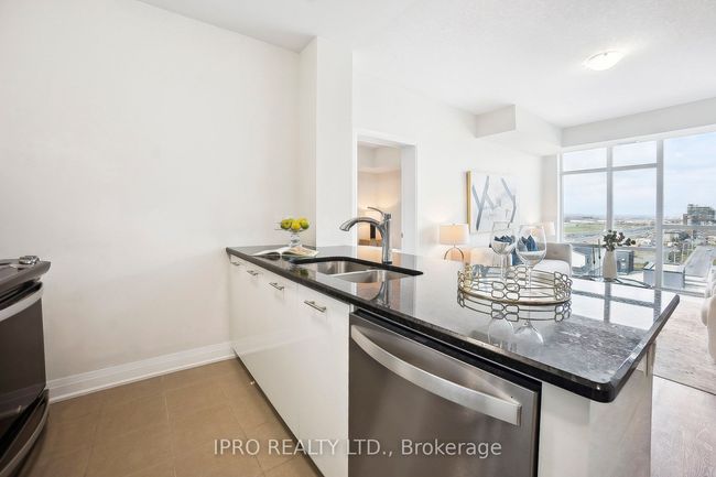 903 - 16 Concord Pl, Condo with 2 bedrooms, 2 bathrooms and 2 parking in Grimsby ON | Image 13