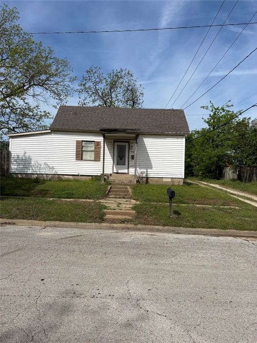 913 S Lamar Ave, Denison, TX, 75021-4935 | Card Image