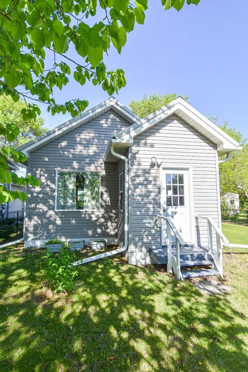 405 State Ave N, Thief River Falls, MN, 56701-1847 | Card Image