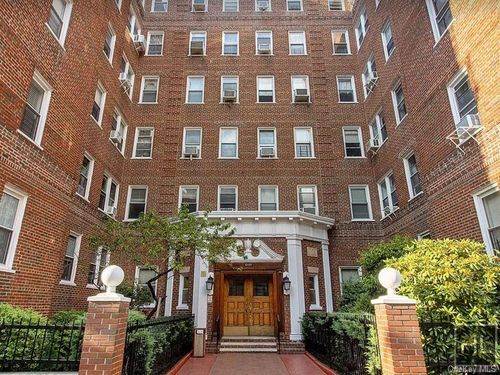 a8-63-109 Saunders St, Rego Park, NY, 11374 | Card Image