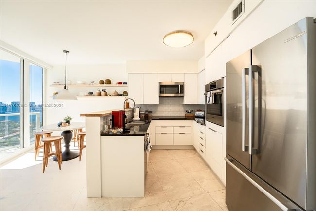 LPH07 - 19333 Collins Ave, Condo with 3 bedrooms, 3 bathrooms and null parking in Sunny Isles Beach FL | Image 7