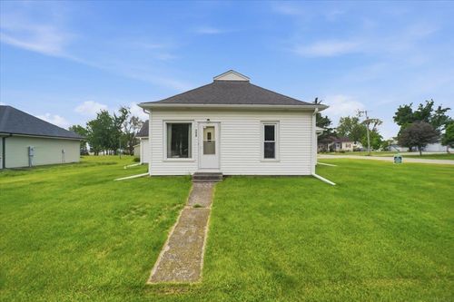 208 Orange Dr, New Providence, IA, 50206-7701 | Card Image