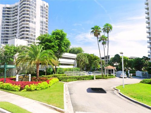 b-3350 Ne 192nd St, Aventura, FL, 33180-2461 | Card Image