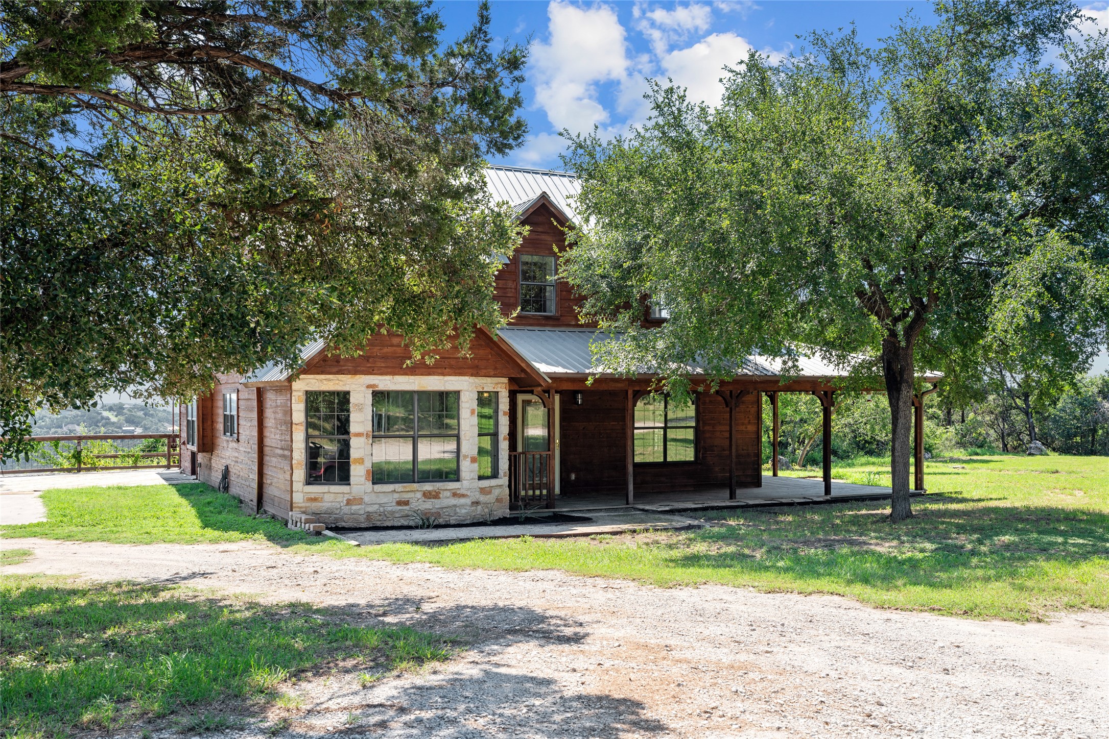 Mountain Top Cir, Jonestown, TX 78645