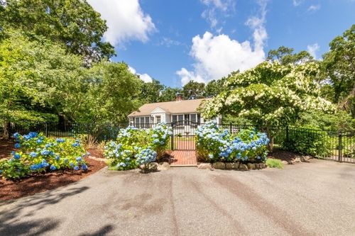 9 Woodland Rd, Sagamore, MA, 02561-1279 | Card Image