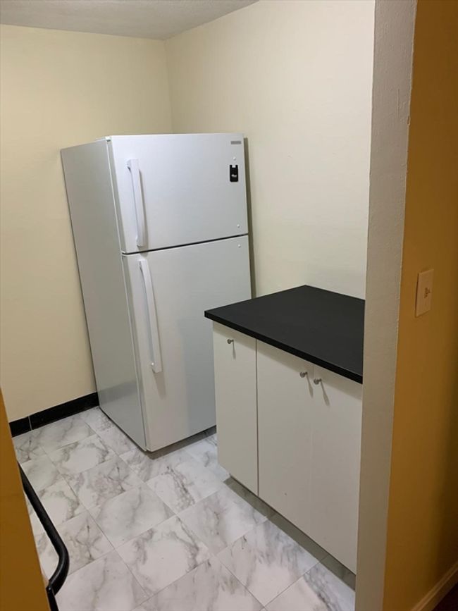 APT-5B - 215 Winter St, Condo with 1 bedrooms, 1 bathrooms and 1 parking in Weymouth MA | Image 9