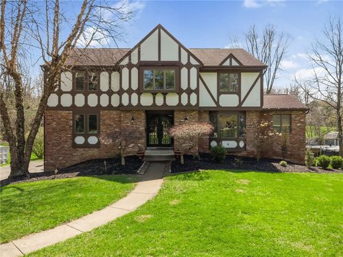 153 Oakwood Rd, Canonsburg, PA, 15317-2686 | Card Image