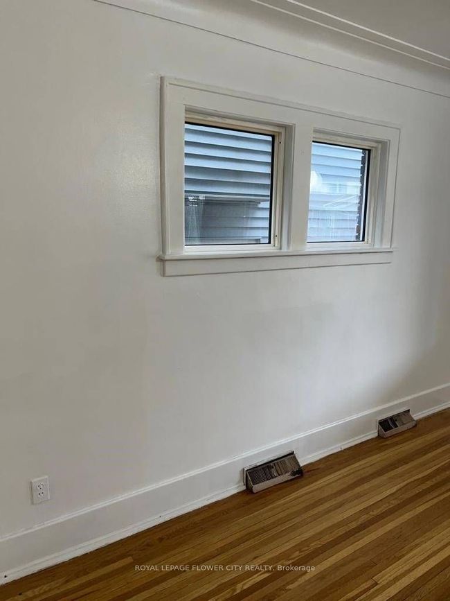 1122 Louis Ave, House other with 3 bedrooms, 3 bathrooms and 4 parking in Windsor ON | Image 4