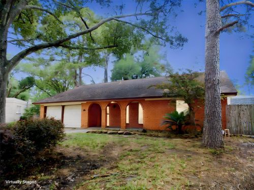 913 Marys Ct, Friendswood, TX, 77546-2103 | Card Image