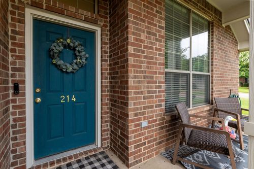 214 Mcclendon Ln, Longview, TX, 75605-1212 | Card Image